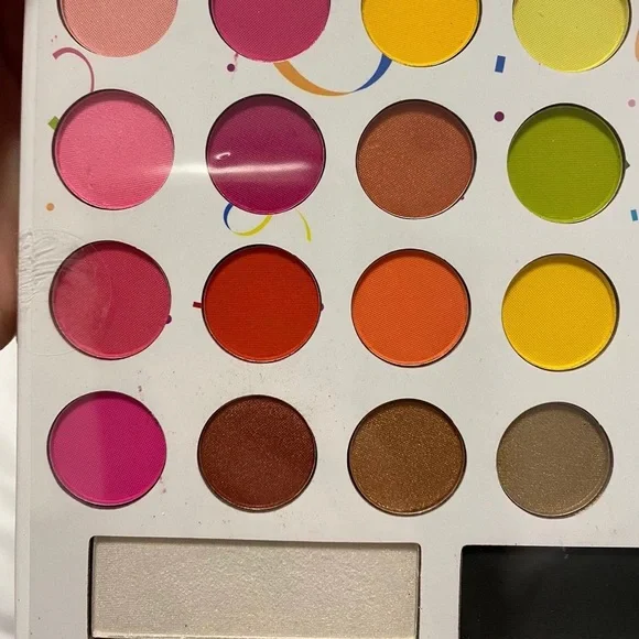 Color palette - Picture 3 of 6